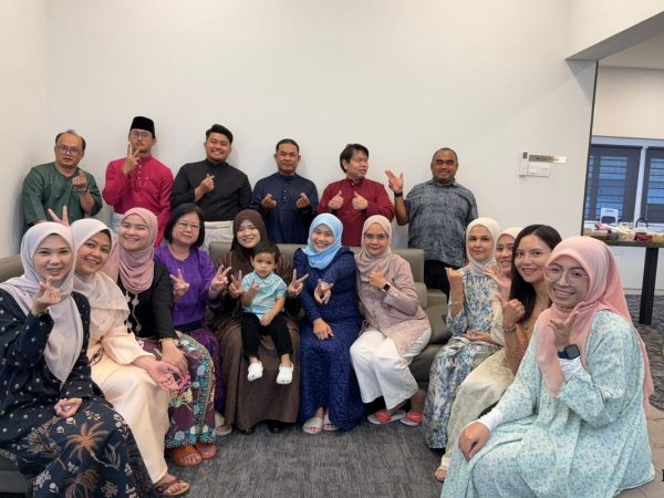 01 Potluck Raya